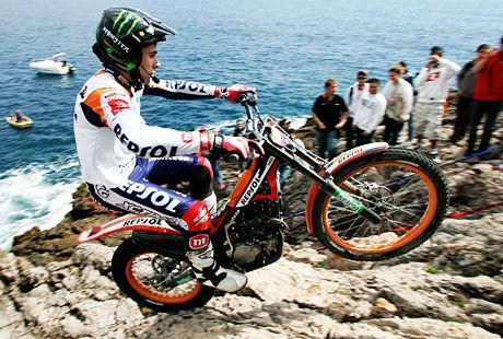 Resterà con Montesa per altri due anni.