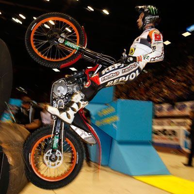 bou_indoor_400