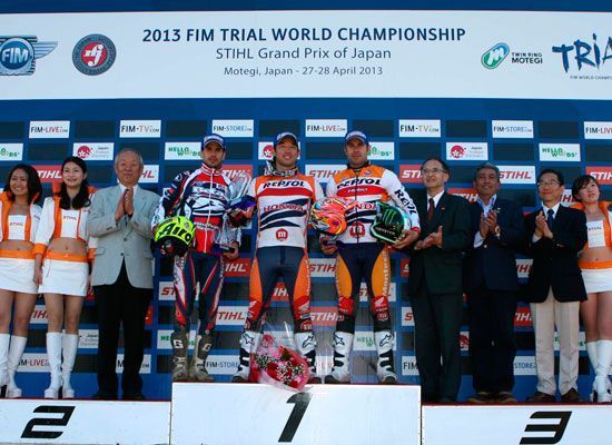 Podium Japan13