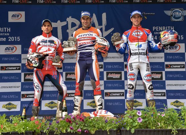 GB15DIA2 Podium