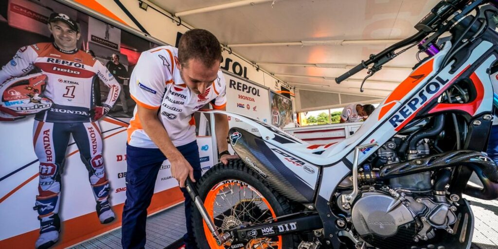 Montesa Cota 4RT oficial Toni Bou