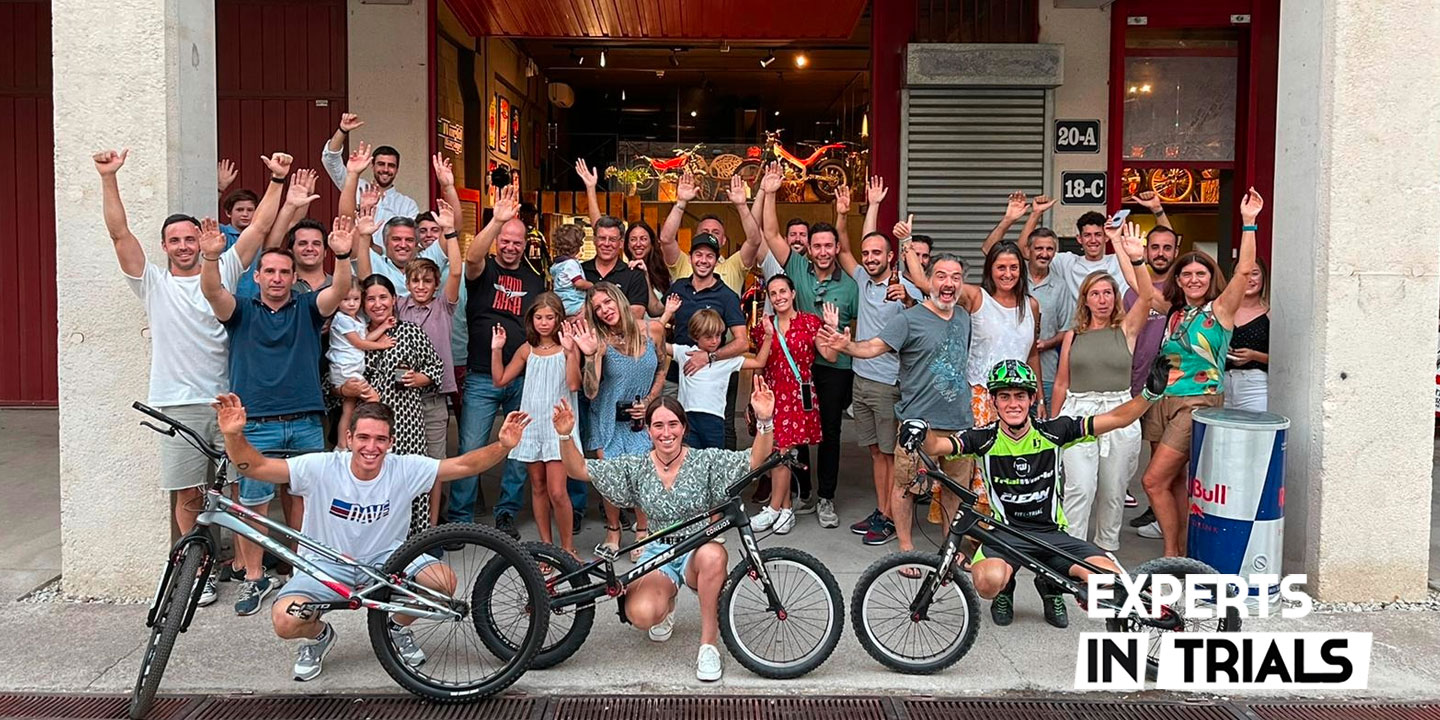 We celebrate the 2022 UCI Trials titles with Borja Conejos, Vera Barón and Dani Barón